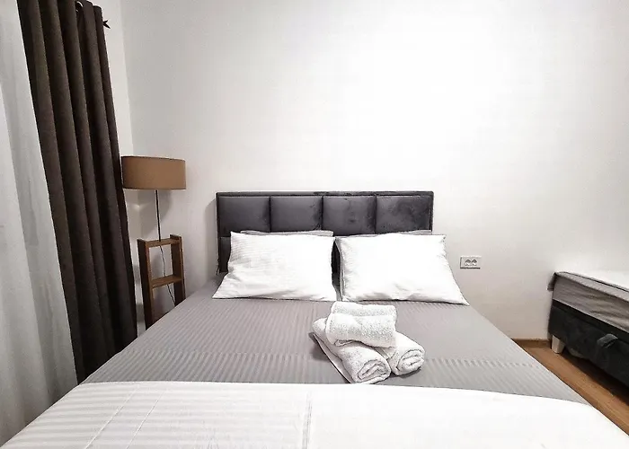 Dom B Apartments